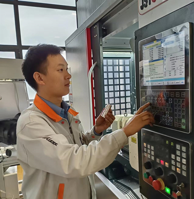 商洛市第四屆勞動(dòng)模范劉端焰:傳承工匠精神 塑造行業(yè)新態(tài)