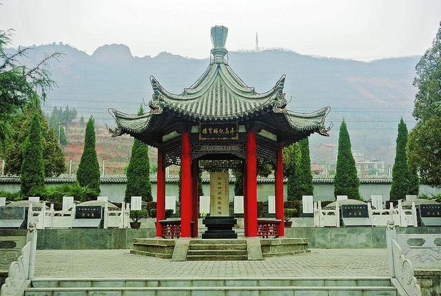 革命舊址破敗不堪無人問津 卻在不遠(yuǎn)處建新館_商洛市