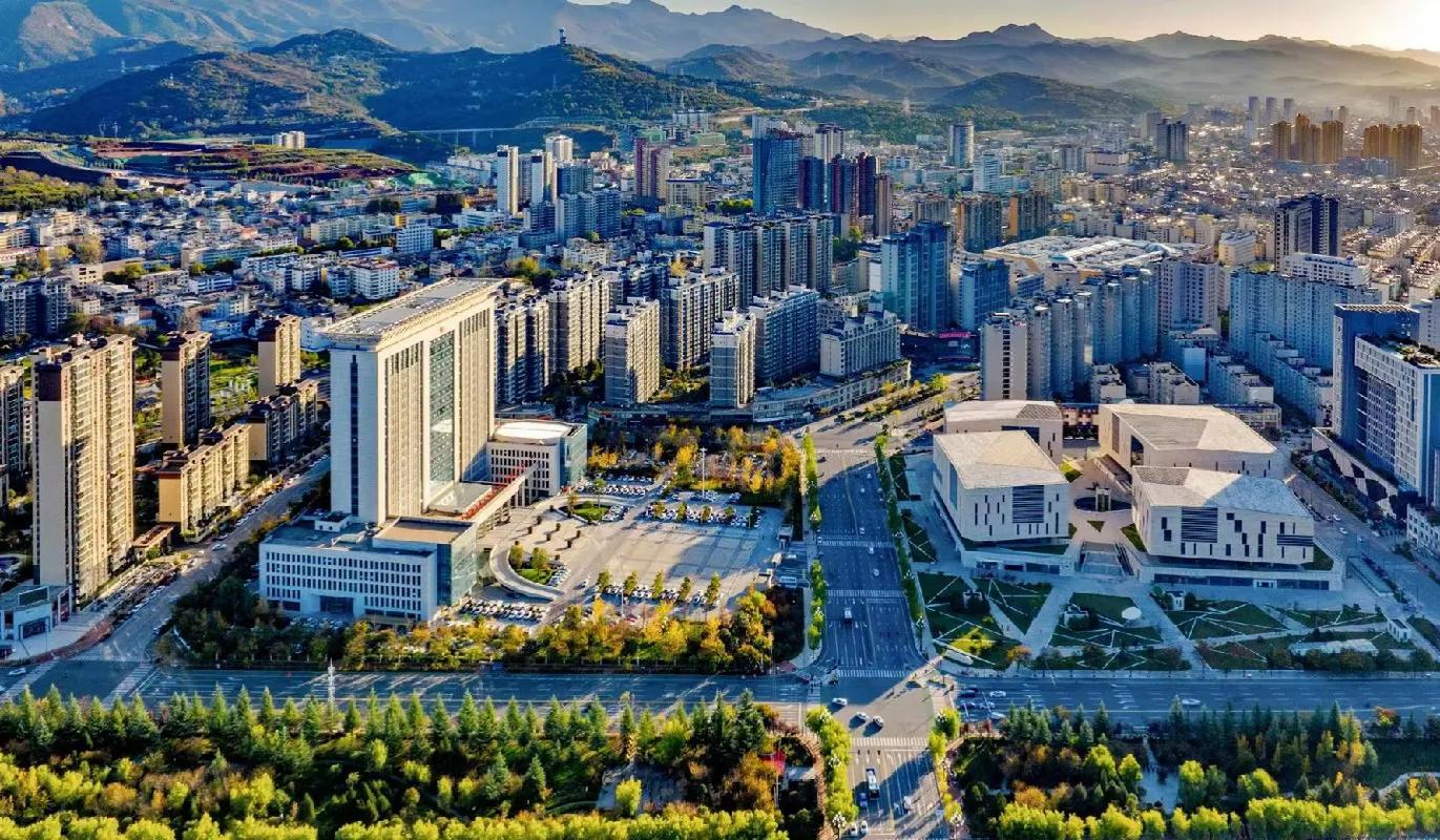 城市風(fēng)景三.丹水(丹江)發(fā)源于秦嶺東麓,流經(jīng)商洛市三縣后注于