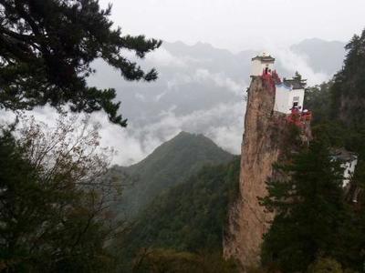 陜西商洛自然風光:云海、秦楚一柱、溶洞