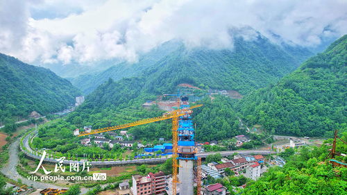 五一假期，陜西商洛建設(shè)正酣